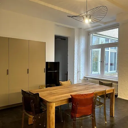 Beautiful In Shared In Kreuzberg Apartment
