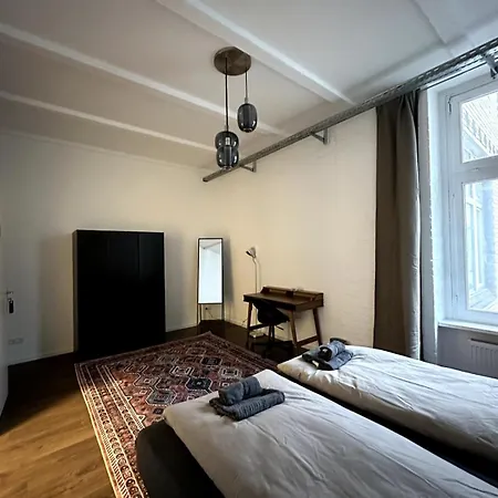 Beautiful In Shared In Kreuzberg Apartment *