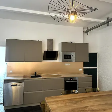 Beautiful In Shared In Kreuzberg Apartment *
